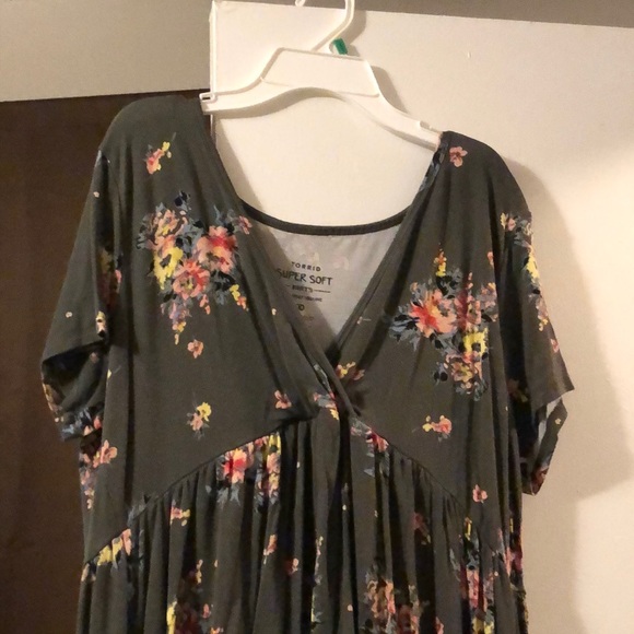 Cute shirt - Picture 2 of 5